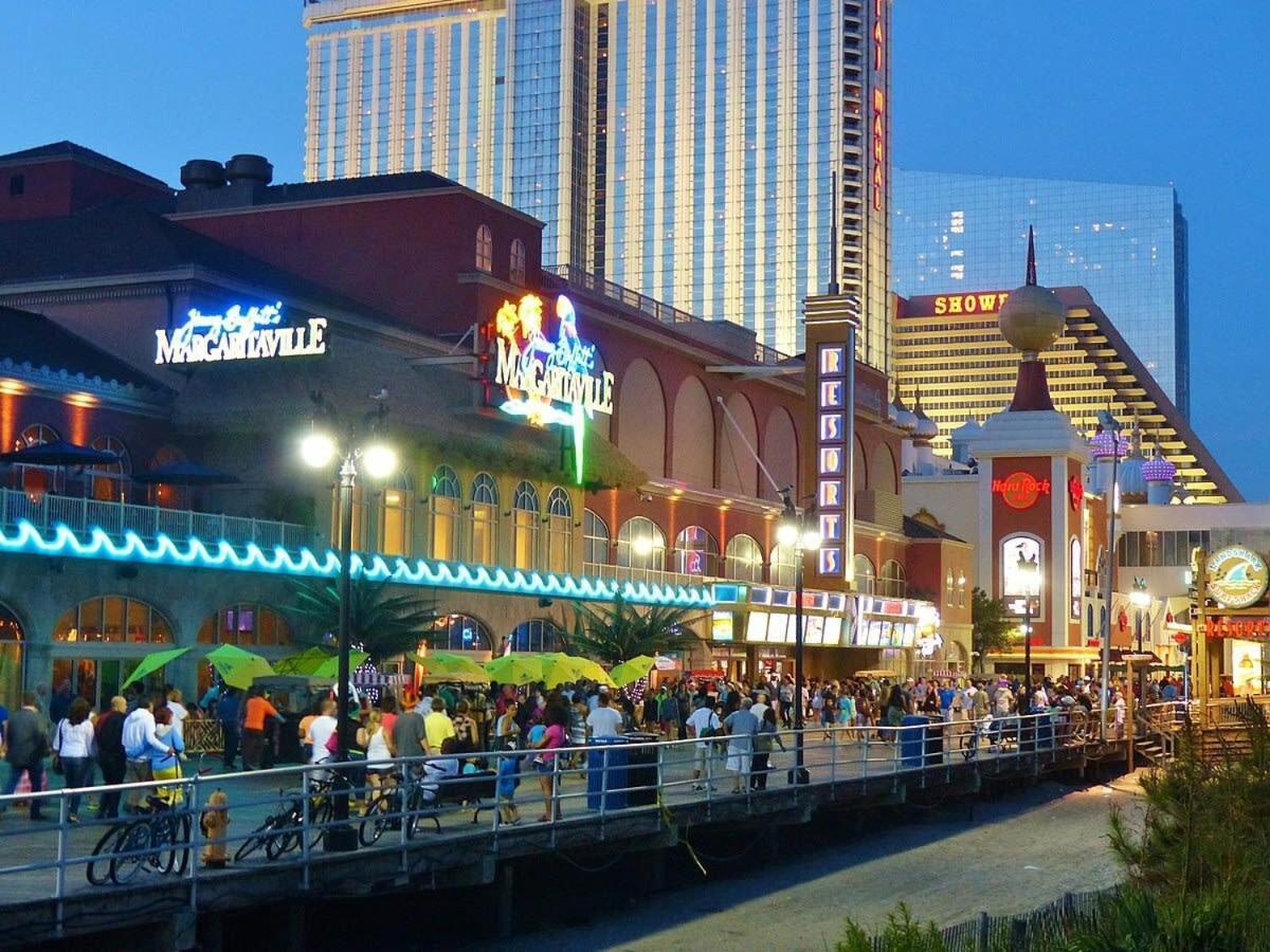 Huge Beachfront Condo Cozysuites At Showboat Atlantic City Exterior foto